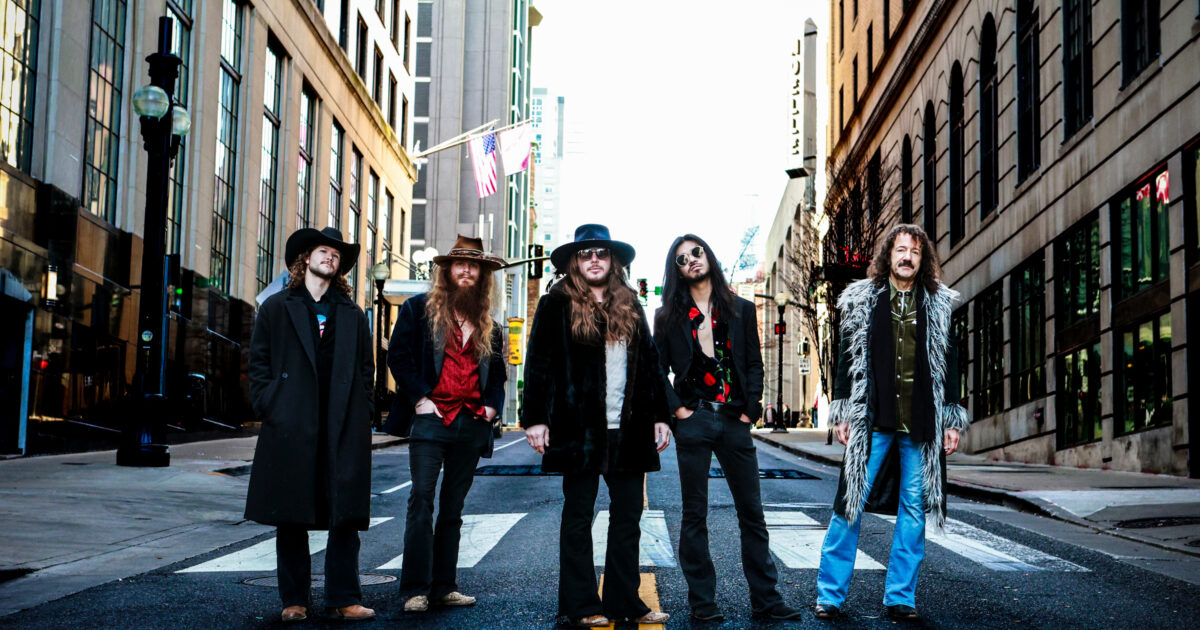 Hippies & Cowboys